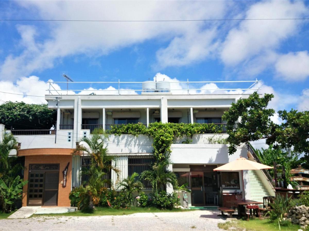 Готель Shiraho Friends House Ishigaki  Екстер'єр фото