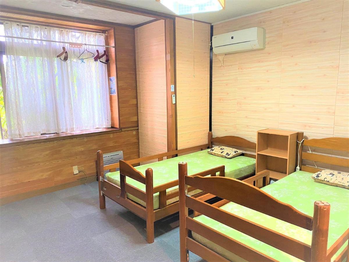 Готель Shiraho Friends House Ishigaki  Екстер'єр фото