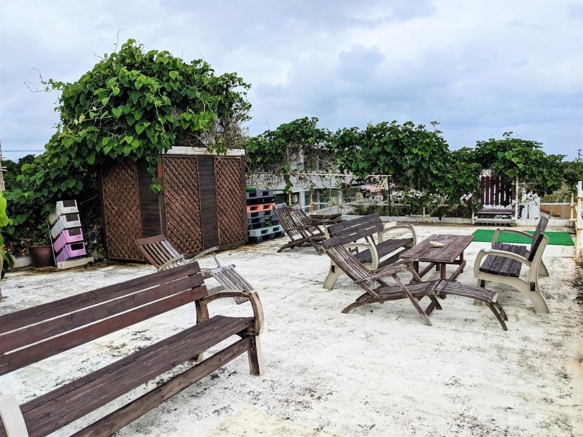 Готель Shiraho Friends House Ishigaki  Екстер'єр фото